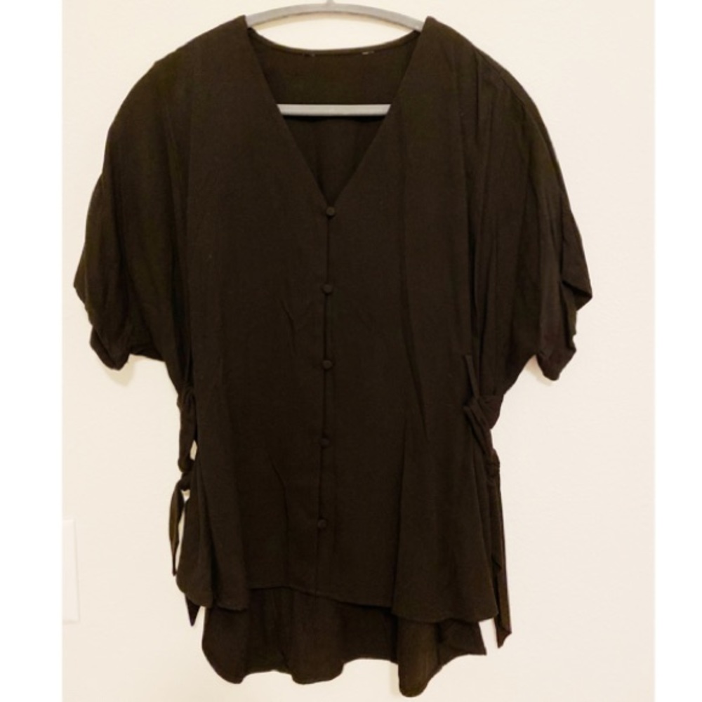 Zara V-neck Button Front Short Sleeve Blouse